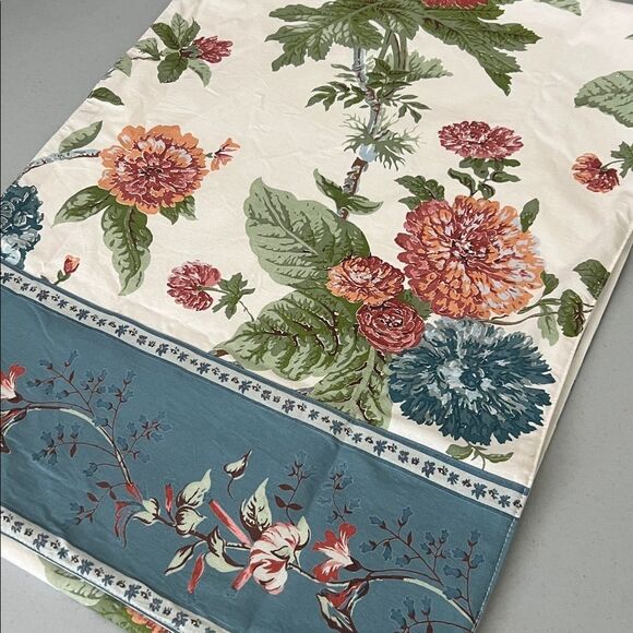 The Company Store Aster 16x90 Blue/White Fall Floral Table Runner New - Picture 3 of 10